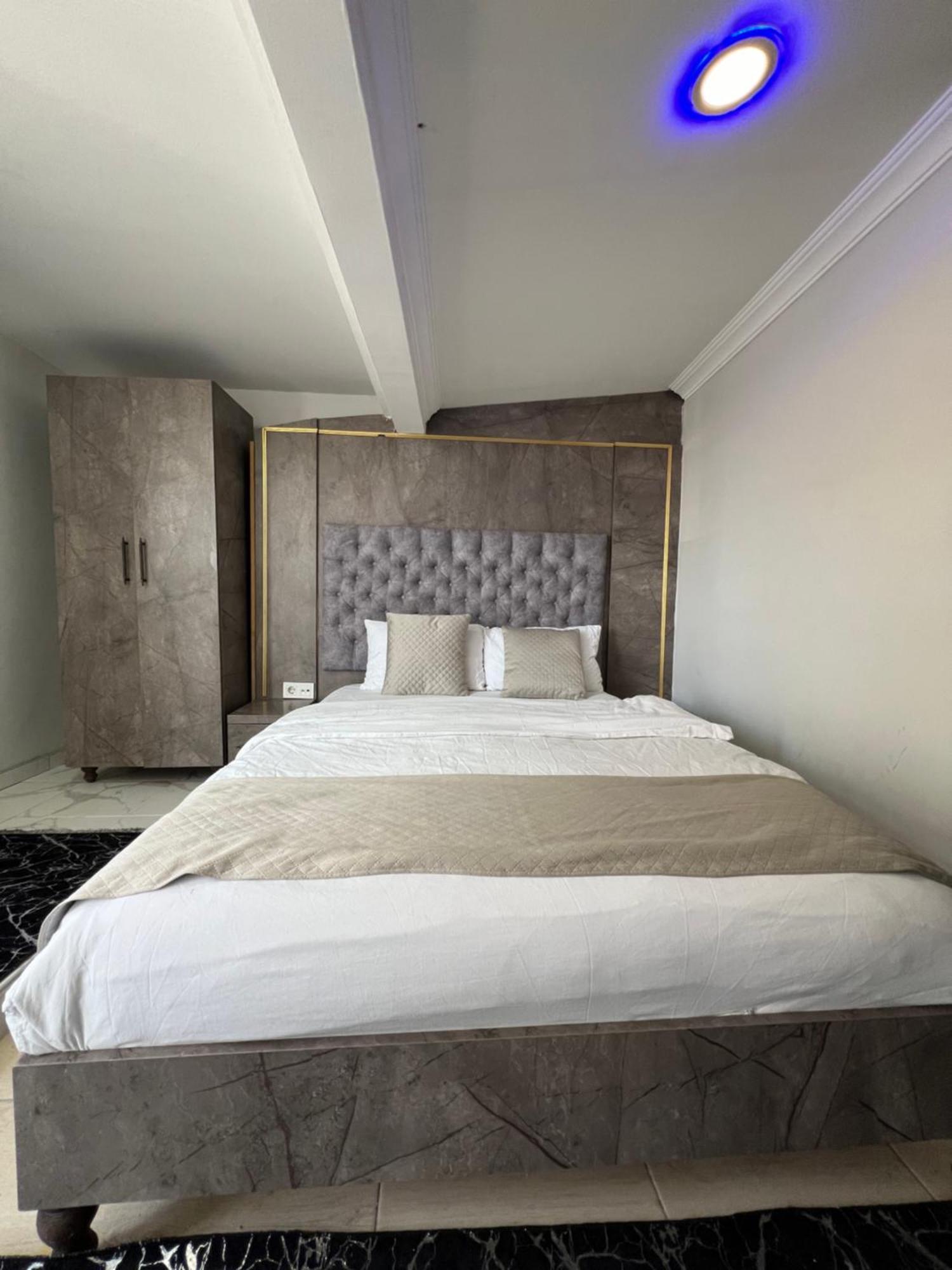 Aparthotel Taksim Brand